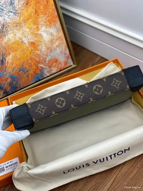 First bag ru STEAMER VUITTON POCHETTE LOUIS VOYAGE 0629